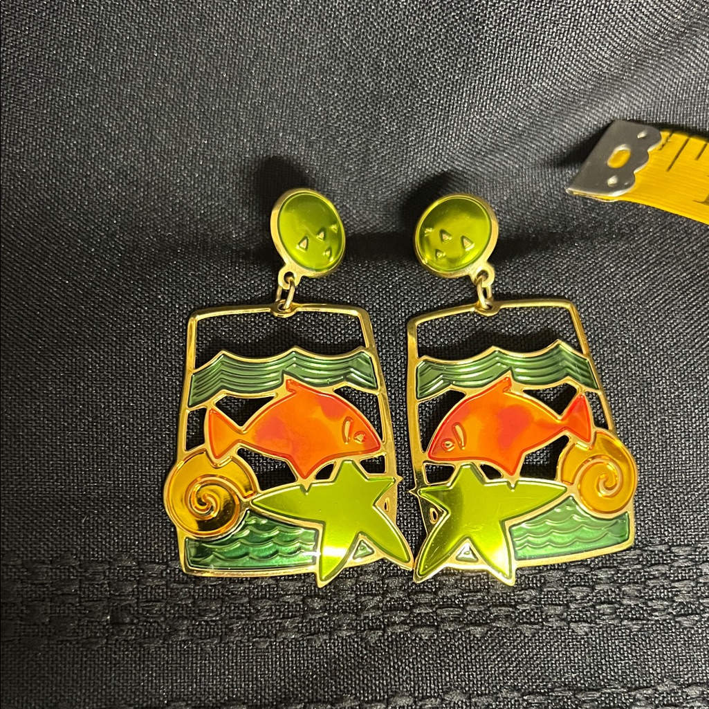 Vibrant Oceanic Earrings With Fish And Starfish 55$